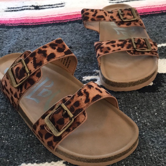 Sandals - Picture 2 of 2